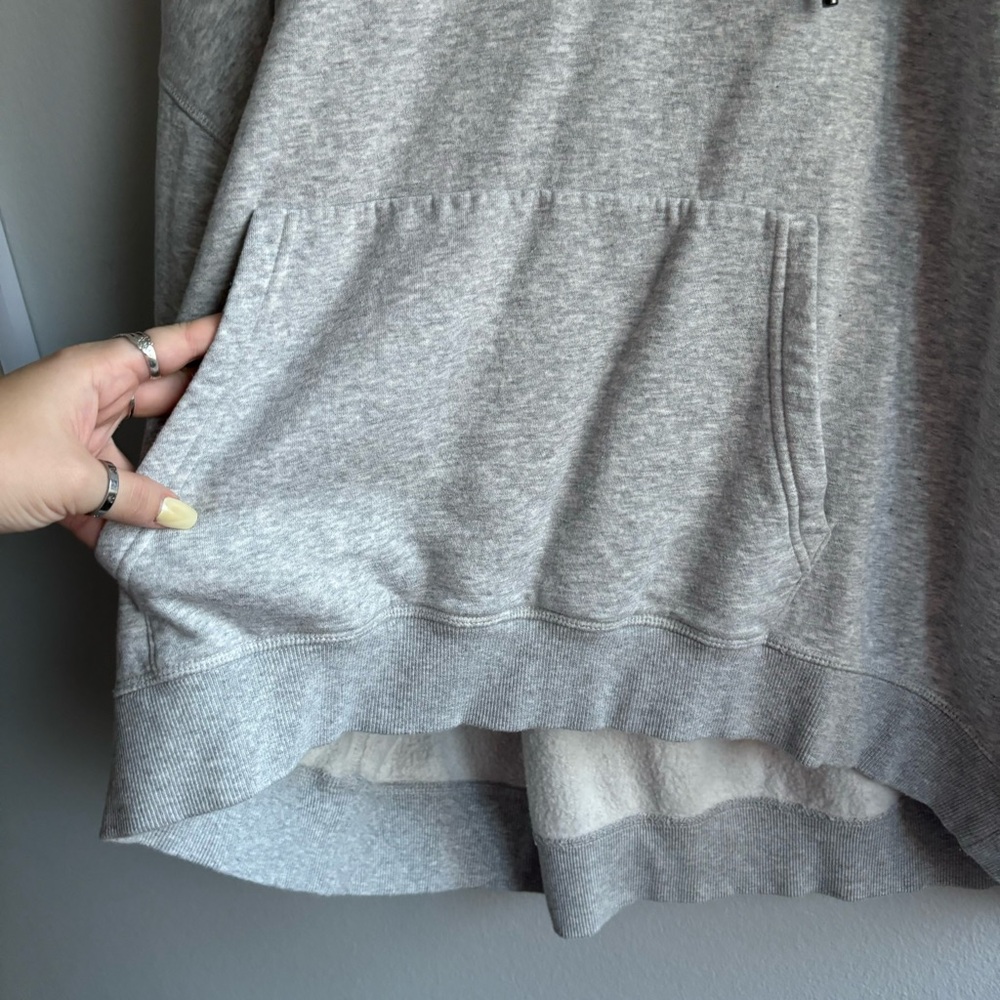 🩶Disney H&M Mickey Mouse Hoodie - Picture 3 of 7